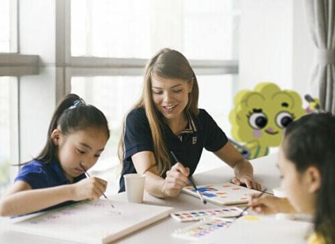 久伴英语-儿童英语教学方法_孩子使用英语绘本学习的时候需要注意什么问题