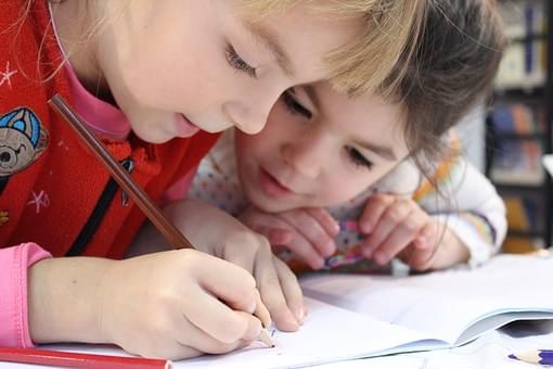 久伴英语-教幼儿英文字母-如何教幼儿英文26个字母?